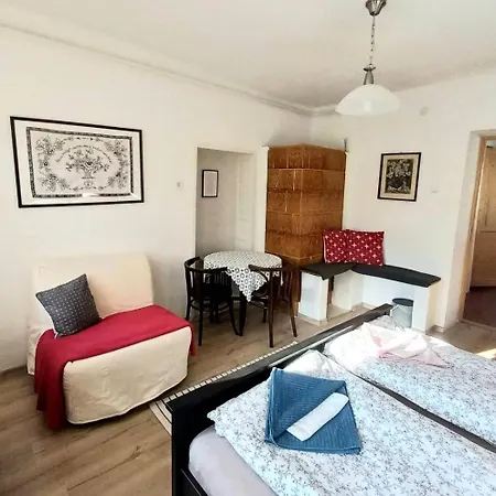 Lankas Vendeghaz - Hollókő