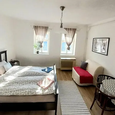 Lankas Vendeghaz - Hollókő