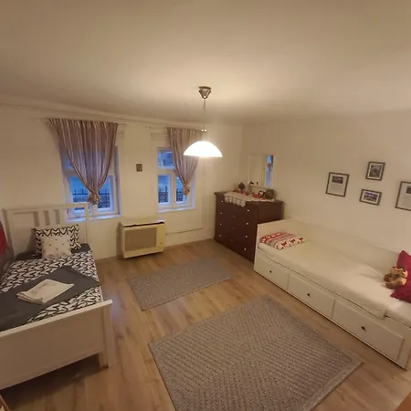 Lankas Vendeghaz - *