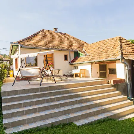 Lankas Vendeghaz - בית נופש