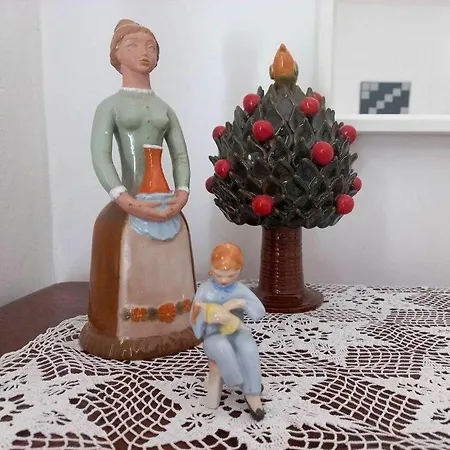 Lankas Vendeghaz - בית נופש Hollókő