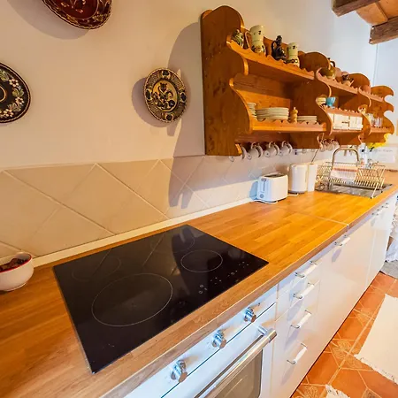 Lankas Vendeghaz - בית נופש Hollókő