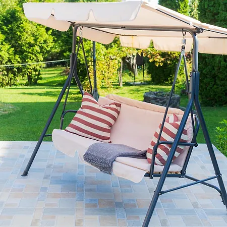 Lankas Vendeghaz - בית נופש *