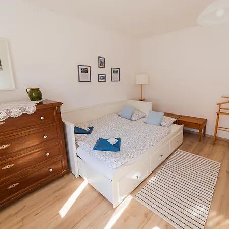 Lankas Vendeghaz - בית נופש Hollókő