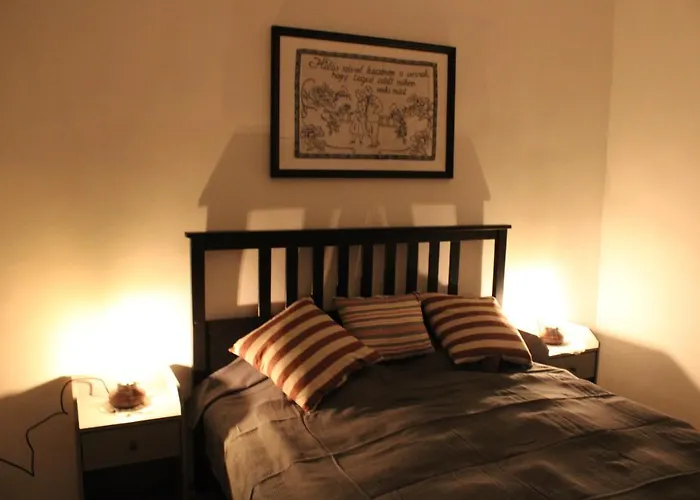 Lankas Vendeghaz - *